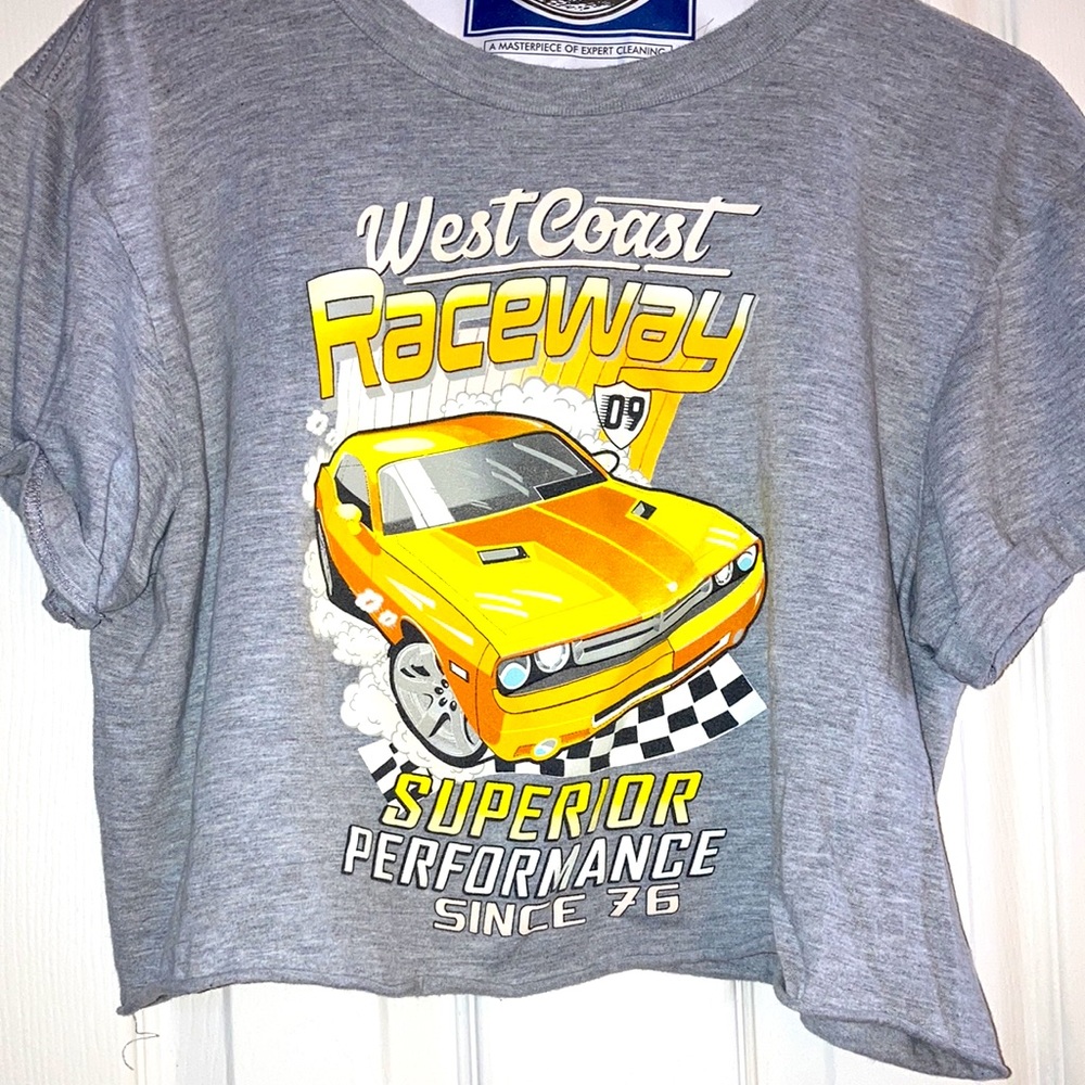 Cropped top graphic tee shirt